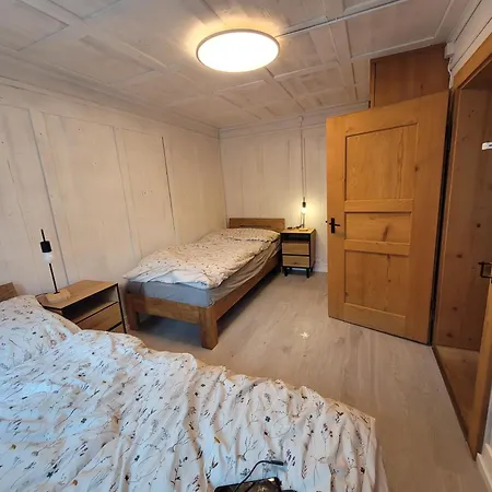 Glanzhirsch Nahe Klosters Apartment *